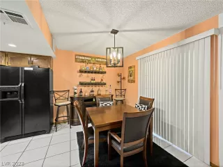 Photo #5: 2462973 Listing 