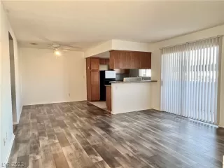 Photo #1: 2463002 Listing