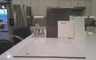 Photo #3: 2463143 Listing