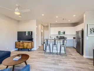 Photo #2: 2463150 Listing