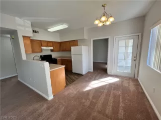 Photo #2: 2463162 Listing 