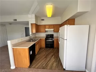 Photo #3: 2463162 Listing 