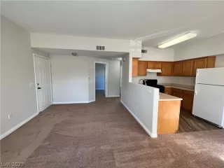 Photo #6: 2463162 Listing 