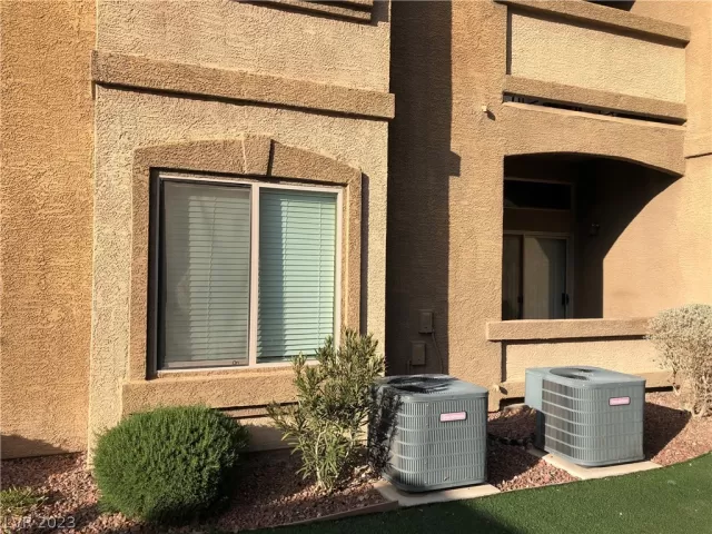 MLS: 2463197 Condo For Sale