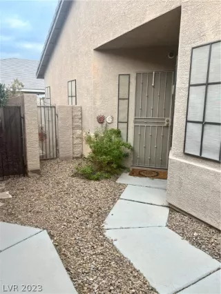 Photo #2: 2463225 Listing