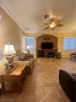 Photo #5: 2463225 Listing