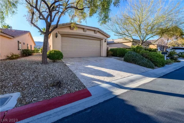 MLS: 2463248 Condo For Sale