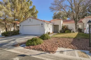 Photo #2: 2463259 Listing