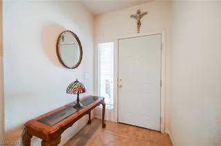 Photo #4: 2463259 Listing