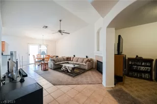 Photo #5: 2463259 Listing