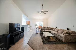 Photo #6: 2463259 Listing