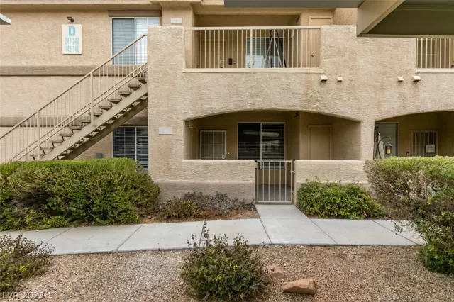 MLS: 2463261 Condo For Sale