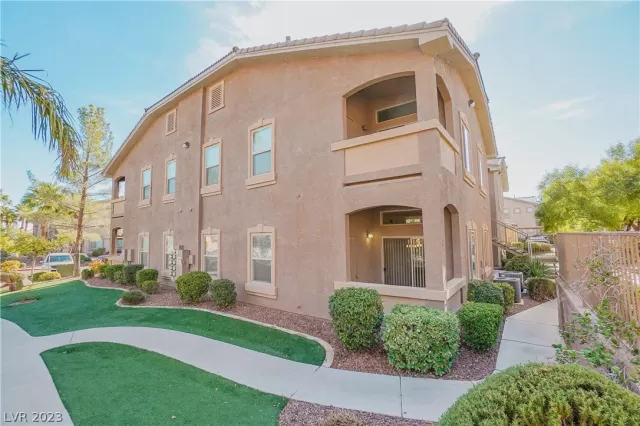 MLS: 2463289 Condo For Sale