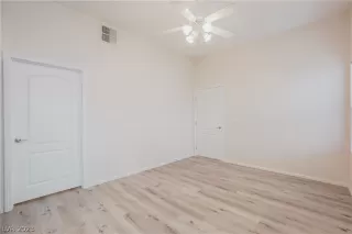 Photo #6: 2463289 Listing 