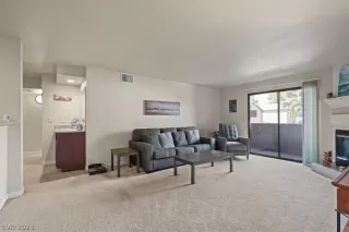 Photo #2: 2463328 Listing 