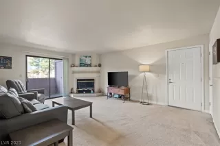 Photo #4: 2463328 Listing 