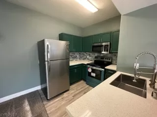 Photo #4: 2463347 Listing 