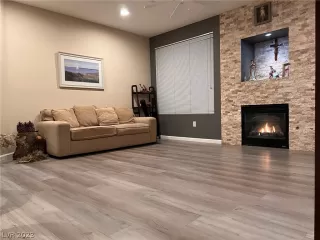 Photo #3: 2463354 Listing 