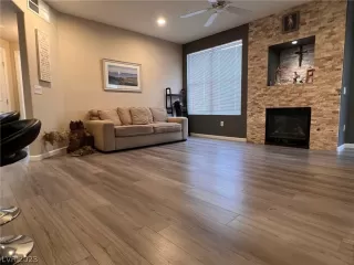 Photo #5: 2463354 Listing 