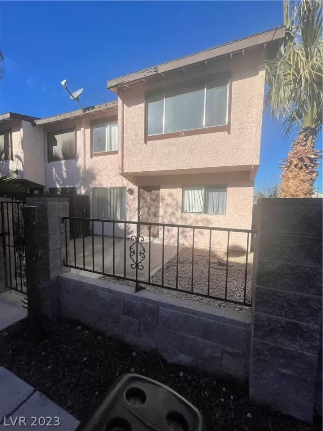 MLS: 2463377 Condo For Sale