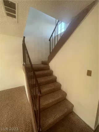 Photo #4: 2463377 Listing 