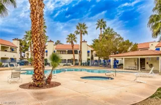 Photo #1: 2463382 Listing