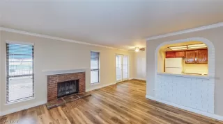 Photo #3: 2463382 Listing