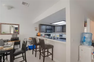 Photo #3: 2463384 Listing