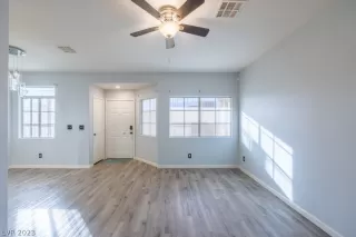 Photo #3: 2463390 Listing