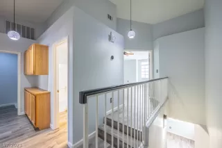 Photo #5: 2463390 Listing