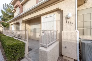 Photo #6: 2463390 Listing