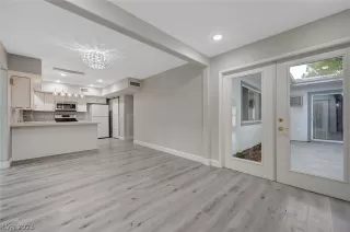 Photo #5: 2463395 Listing