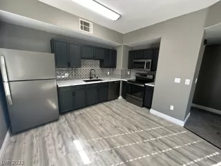 Photo #2: 2463400 Listing