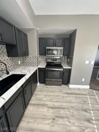 Photo #4: 2463400 Listing