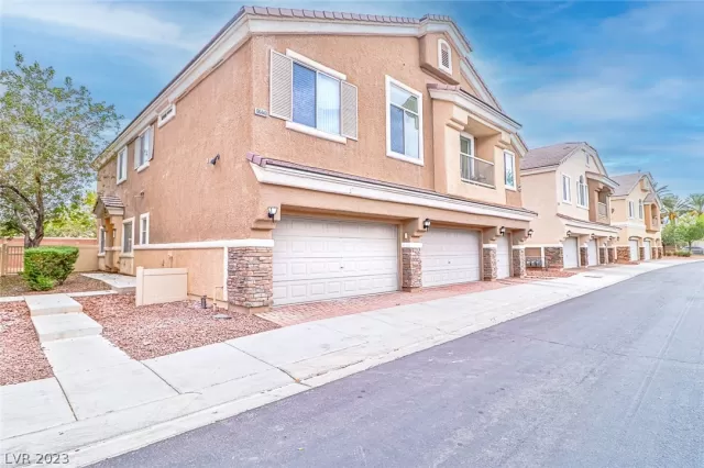 MLS: 2463434 Condo For Sale