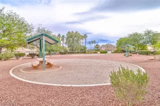 Photo #5: 2463434 Listing 