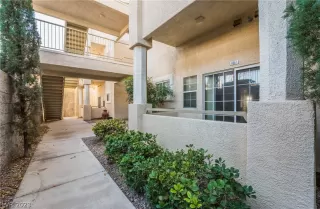 Photo #3: 2463439 Listing