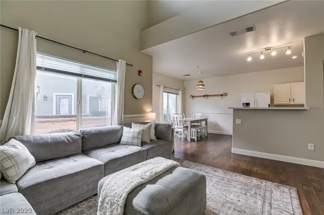 MLS: 2463463 Condo For Sale