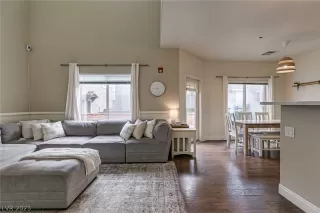 Photo #5: 2463463 Listing