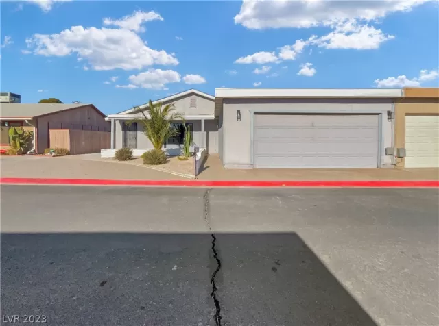 MLS: 2463517 Condo For Sale