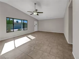 Photo #3: 2463517 Listing 