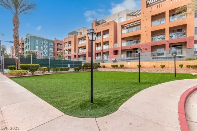 MLS: 2463533 Condo For Sale