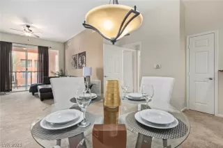 Photo #5: 2463533 Listing 