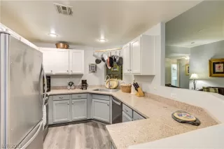 Photo #2: 2463540 Listing 