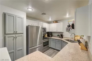 Photo #4: 2463540 Listing 