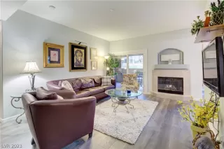 Photo #5: 2463540 Listing 