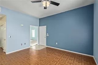 Photo #5: 2463569 Listing 