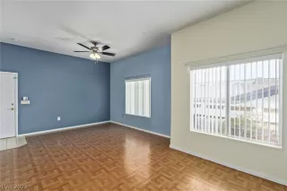 Photo #6: 2463569 Listing 