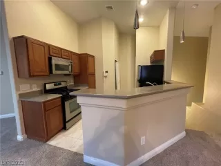 Photo #5: 2463595 Listing 