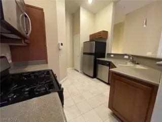 Photo #6: 2463595 Listing 